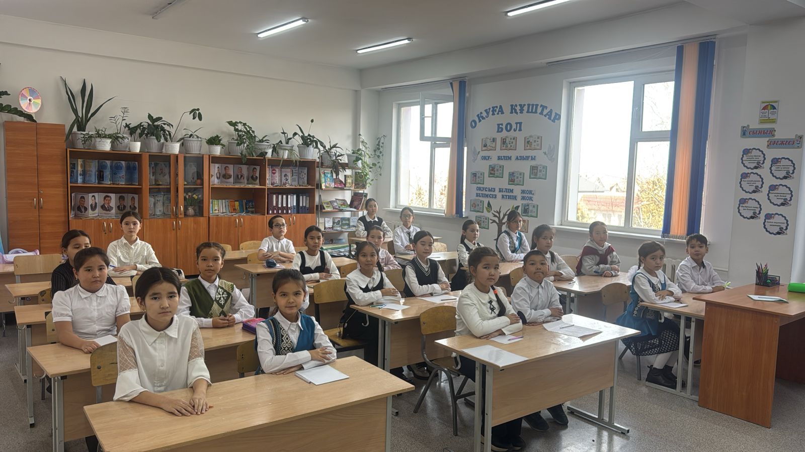 2025 жылдың 24 қараша күні  мектебімізде  2-4  сынып оқушыларына арналған  жалпы білім беретін пәндер бойынша мектепішілік олимпиада өтті .