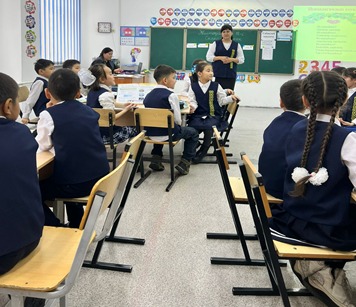 Бастауыш 3 - 4 сынып  онкүндігі  барысында   3 «Г» сынып мұғалімі Абсатарова Гульфат Амировна математика пәнінен  «Қосындыны санға бөлу» тақырыбында ашық сабақ өткізді.Сабақ оқу бағдарламасына және қойылған оқу мақсаттарына толық сәйкес ұйымдастырылд